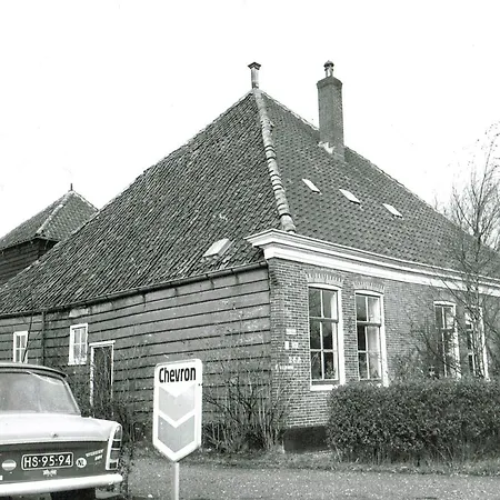 Traditional Family With Garden At Countryside Amsterdam *