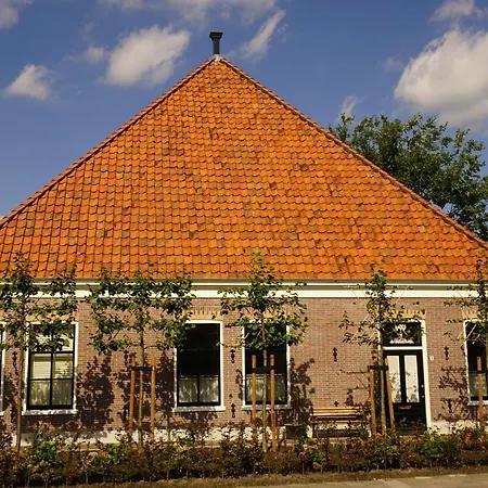 Traditional Family With Garden At Countryside Amsterdam Bed & Breakfast Landsmeer