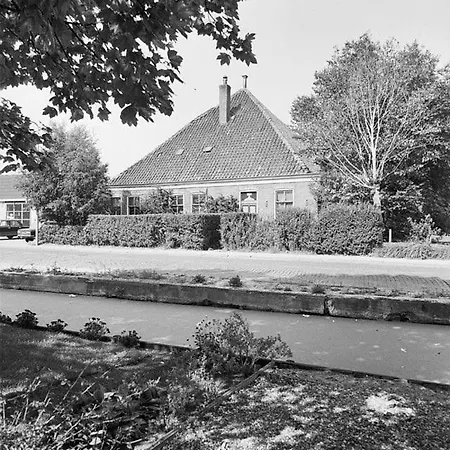 Guest house Traditional Family With Garden At Countryside Amsterdam 4*