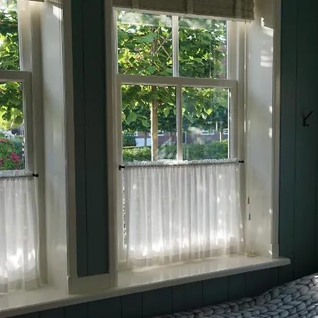 Guest house Traditional Family With Garden At Countryside Amsterdam